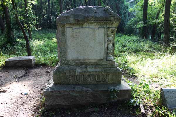 Here's another view of the Fulton Monument.  Weathering and erosion has made the inscription almost impossible to read.
